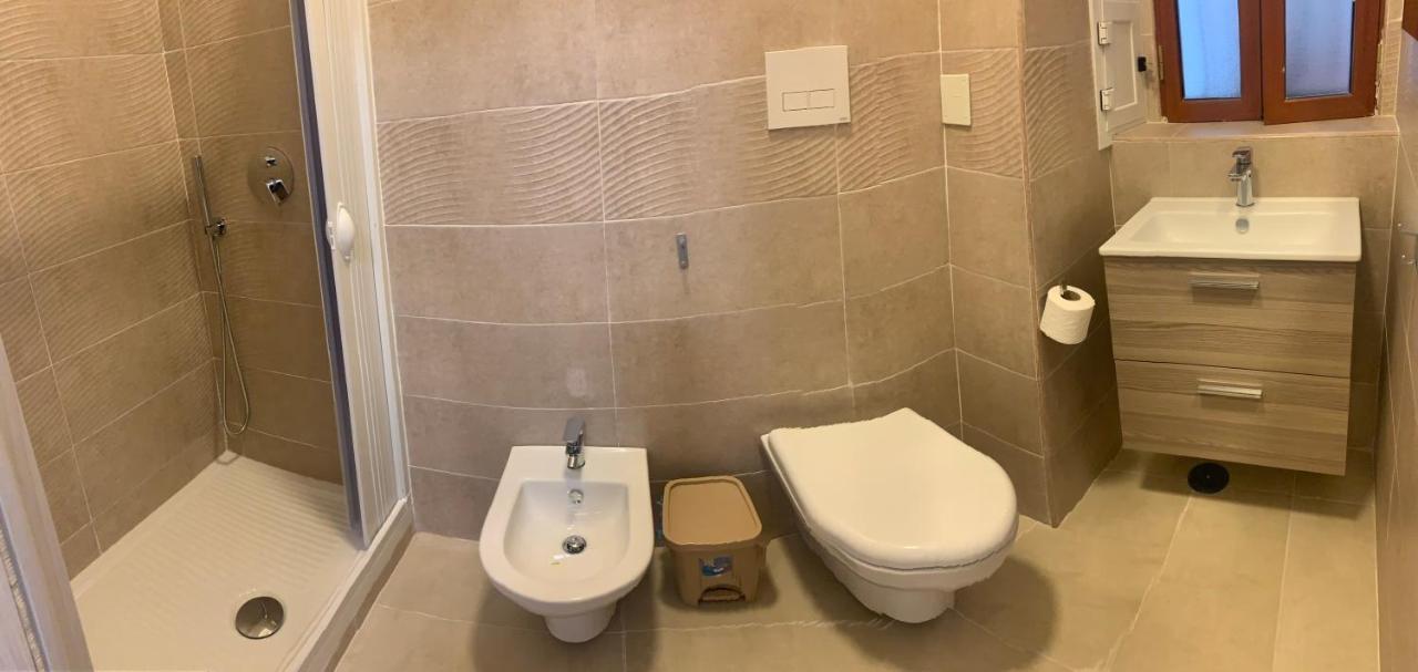 Miris Fast And Comfortable With Self Check In 8 Minutes Walk Near Airport Guest house Naples