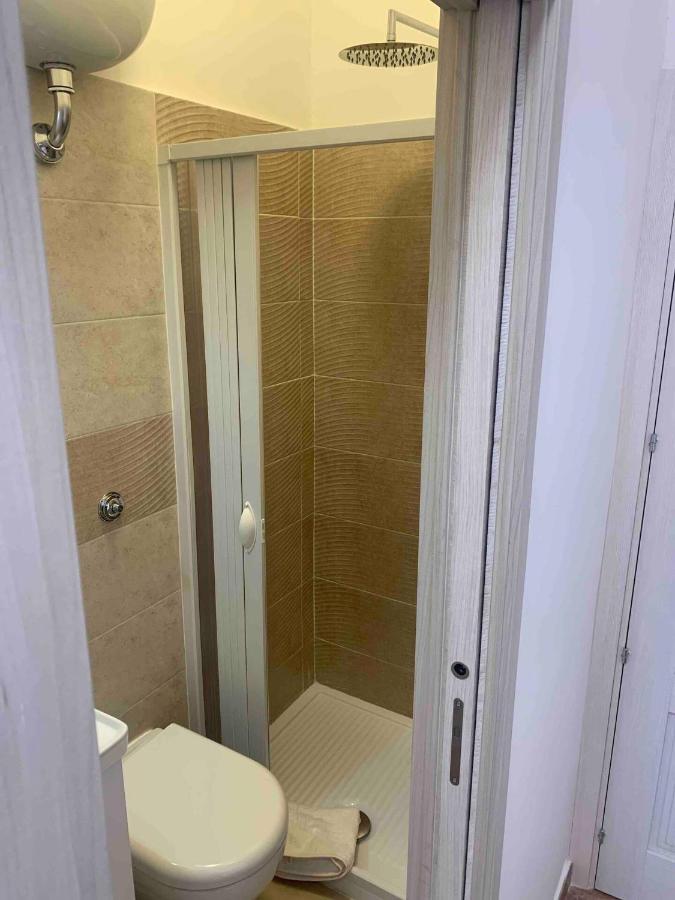 Guest house Miris Fast And Comfortable With Self Check In 8 Minutes Walk Near Airport *