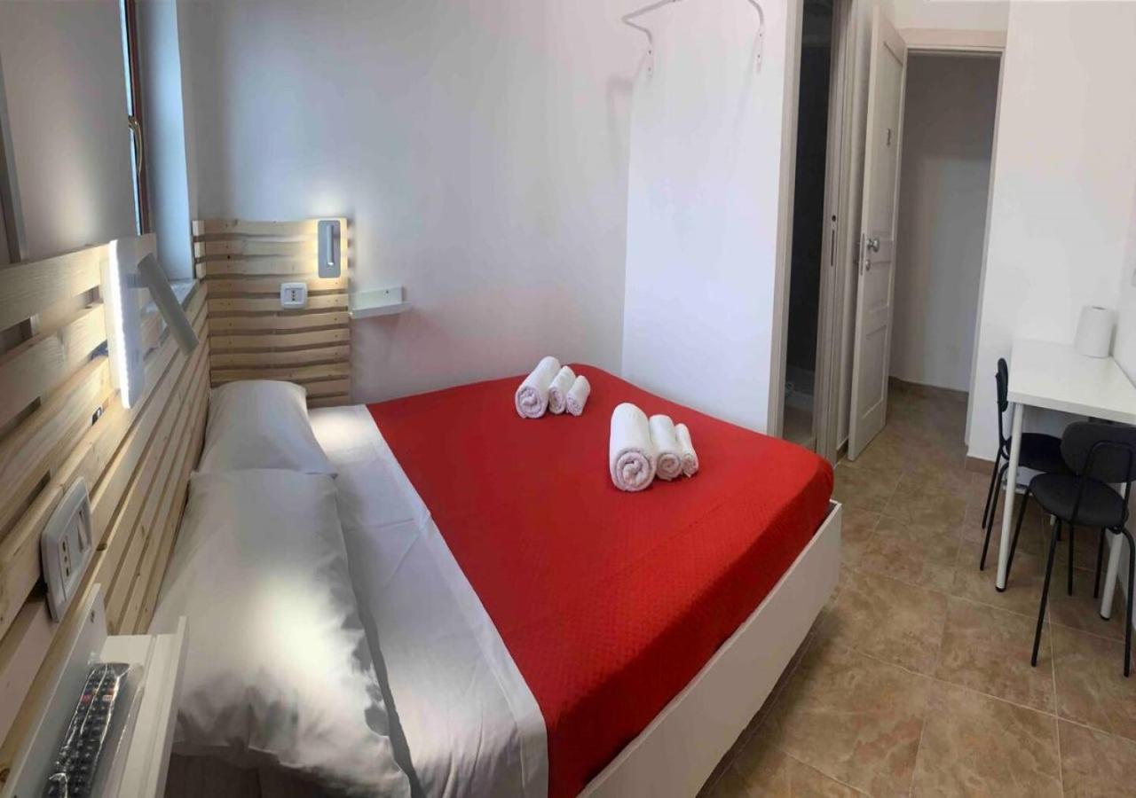 Miris Fast And Comfortable With Self Check In 8 Minutes Walk Near Airport Gasthof Neapel
